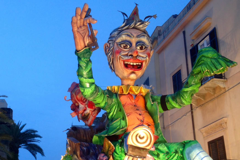 Maschera Peppe Nappa Carnevale di Sciacca Hotel Villa Calandrino